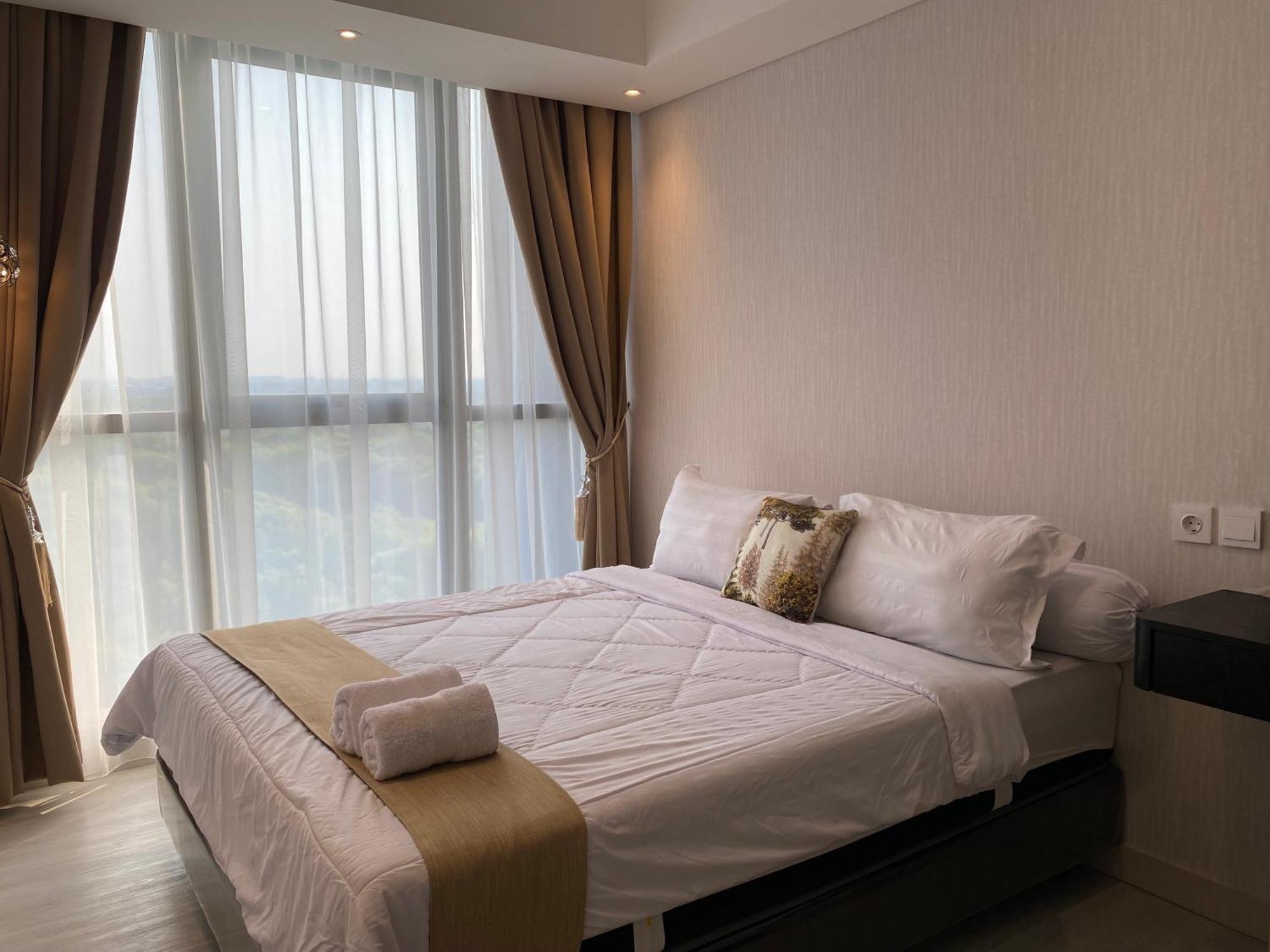 Comfort And Luxury Private Room At Goldcoast Pik Jakarta Exterior photo
